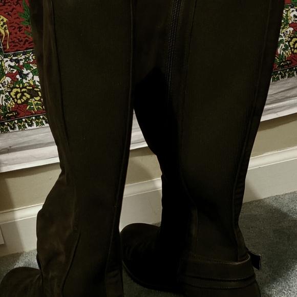 Torrid knee high black boots - Picture 4 of 5